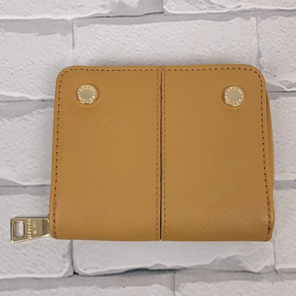 Steve Madden Gold bifold wallet with coin pocket Cards cash coins Zip around